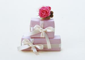 若い女性に人気のカラコン通販サイト